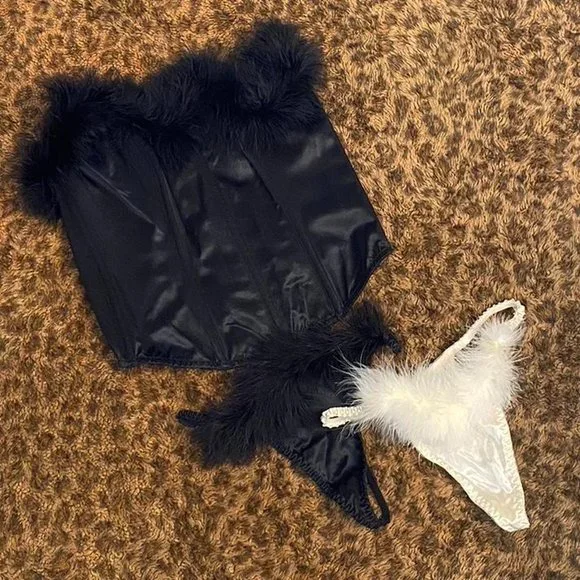 Vintage Y2K Marilyn Monroe by Warner's Black Feather Bustier with NEW Thongs. M. - Picture 3 of 3